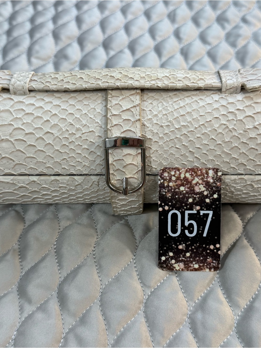 Cream Snakeskin textured Jewelry case with Silver Buckle - Picture 12 of 12